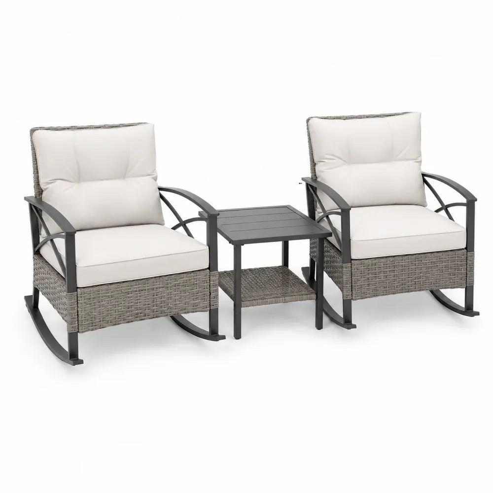 Set de 2 sillas mecedoras de exterior con mesa auxiliar ratán PE gris cojines crema estructura metálica